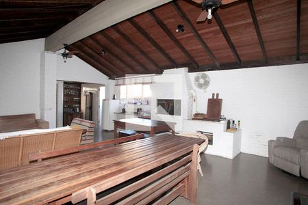 Área comum de casa à venda com 4 quartos, 350m² em Petrópolis, Porto Alegre