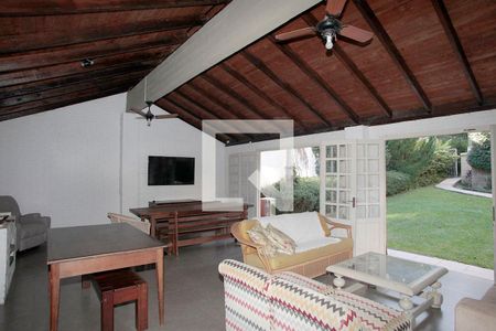 Área comum de casa à venda com 4 quartos, 350m² em Petrópolis, Porto Alegre