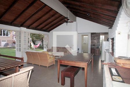 Área comum de casa à venda com 4 quartos, 350m² em Petrópolis, Porto Alegre