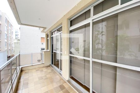 Apartamento à venda com 160m², 3 quartos e 2 vagasVaranda