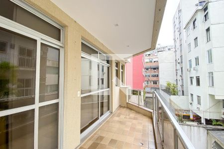 Apartamento à venda com 160m², 3 quartos e 2 vagasVaranda