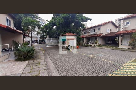 Casa de condomínio para alugar com 130m², 3 quartos e 2 vagasPortaria 