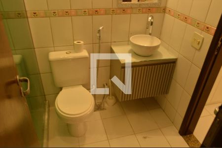 Casa de condomínio para alugar com 130m², 3 quartos e 2 vagasBanheiro da Suíte 3