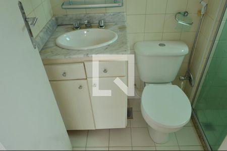 Casa de condomínio para alugar com 130m², 3 quartos e 2 vagasBanheiro da Suíte 2