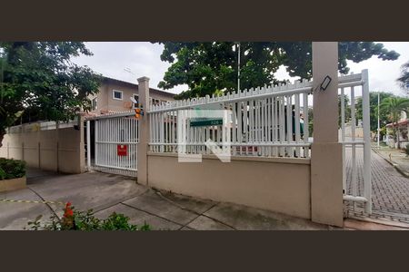 Casa de condomínio para alugar com 130m², 3 quartos e 2 vagasFachada