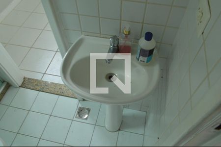 Casa de condomínio para alugar com 130m², 3 quartos e 2 vagasBanheiro