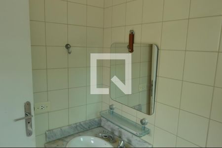 Casa de condomínio para alugar com 130m², 3 quartos e 2 vagasBanheiro da Suíte 2