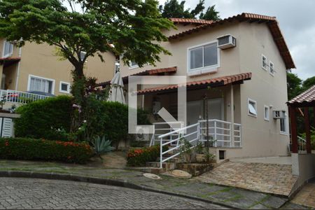 Casa de condomínio para alugar com 130m², 3 quartos e 2 vagasFachada