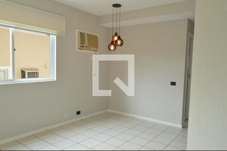 Sala 1 de casa de condomínio à venda com 3 quartos, 130m² em Pechincha, Rio de Janeiro