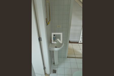 Casa de condomínio para alugar com 130m², 3 quartos e 2 vagasBanheiro