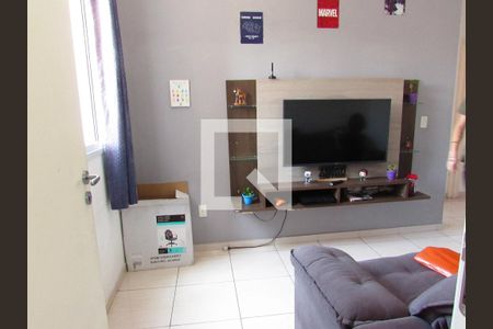 Sala de apartamento para alugar com 2 quartos, 40m² em Jardim Santa Rosa, Taboão da Serra