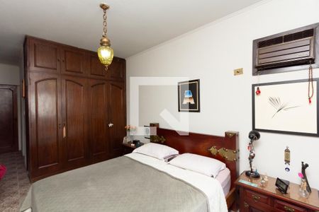 Casa à venda com 340m², 4 quartos e 3 vagas Casa à venda com 340m², 4 quartos e 3 vagasSuíte