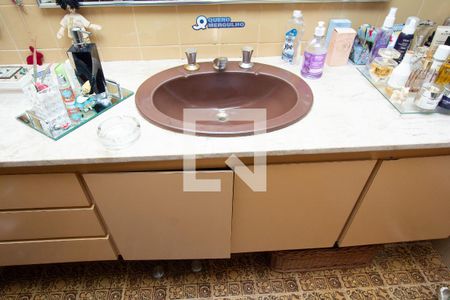 Casa à venda com 340m², 4 quartos e 3 vagas Casa à venda com 340m², 4 quartos e 3 vagasBanheiro da Suíte