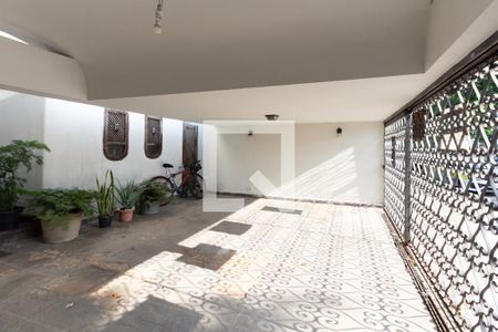Casa à venda com 340m², 4 quartos e 3 vagas Casa à venda com 340m², 4 quartos e 3 vagasGaragem