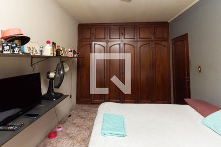 Casa à venda com 340m², 4 quartos e 3 vagas Casa à venda com 340m², 4 quartos e 3 vagasQuarto 2