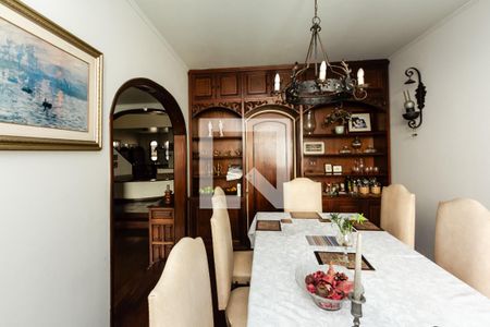 Casa à venda com 340m², 4 quartos e 3 vagas Casa à venda com 340m², 4 quartos e 3 vagasSala de Jantar