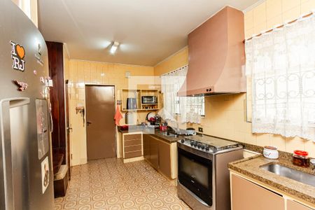 Casa à venda com 340m², 4 quartos e 3 vagas Casa à venda com 340m², 4 quartos e 3 vagasCozinha