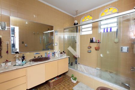 Casa à venda com 340m², 4 quartos e 3 vagas Casa à venda com 340m², 4 quartos e 3 vagasBanheiro da Suíte