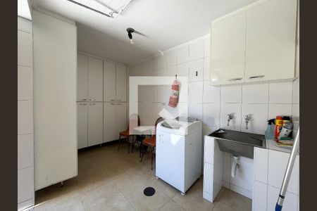 Casa à venda com 202m², 3 quartos e 4 vagas Casa à venda com 202m², 3 quartos e 4 vagasÁrea de Serviço