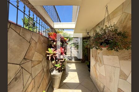 Casa à venda com 202m², 3 quartos e 4 vagas Casa à venda com 202m², 3 quartos e 4 vagasÁrea externa