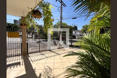 Casa à venda com 202m², 3 quartos e 4 vagas Casa à venda com 202m², 3 quartos e 4 vagasGaragem