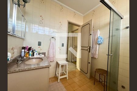 Casa à venda com 202m², 3 quartos e 4 vagas Casa à venda com 202m², 3 quartos e 4 vagasBanheiro Corredor