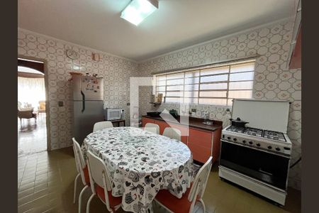 Casa à venda com 202m², 3 quartos e 4 vagas Casa à venda com 202m², 3 quartos e 4 vagasCozinha