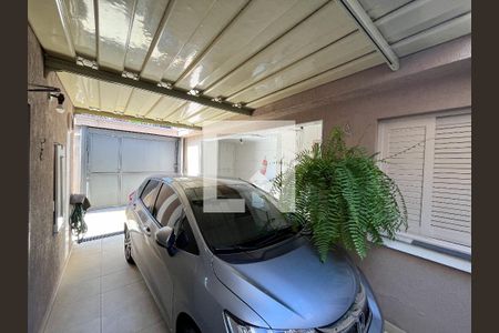 Casa à venda com 202m², 3 quartos e 4 vagas Casa à venda com 202m², 3 quartos e 4 vagasÁrea externa