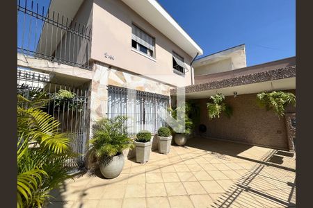 Casa à venda com 202m², 3 quartos e 4 vagas Casa à venda com 202m², 3 quartos e 4 vagasGaragem