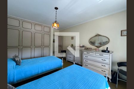 Casa à venda com 202m², 3 quartos e 4 vagas Casa à venda com 202m², 3 quartos e 4 vagasQuarto 2