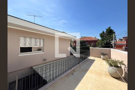Casa à venda com 202m², 3 quartos e 4 vagas Casa à venda com 202m², 3 quartos e 4 vagasÁrea externa