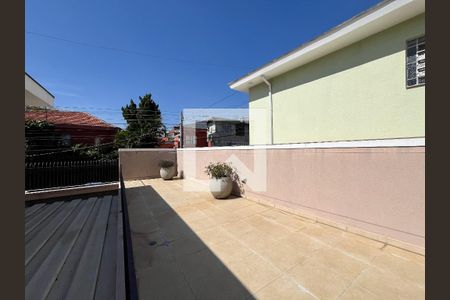 Casa à venda com 202m², 3 quartos e 4 vagas Casa à venda com 202m², 3 quartos e 4 vagasÁrea externa