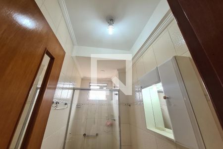 Banheiro de apartamento para alugar com 1 quarto, 50m² em Vila Ema, São Paulo