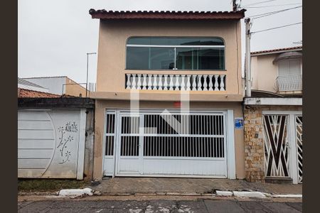 Casa à venda com 130m², 2 quartos e 1 vaga Casa à venda com 130m², 2 quartos e 1 vagaFachada