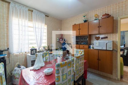 Casa à venda com 180m², 2 quartos e sem vaga Casa à venda com 180m², 2 quartos e sem vagaCozinha -Casa 3