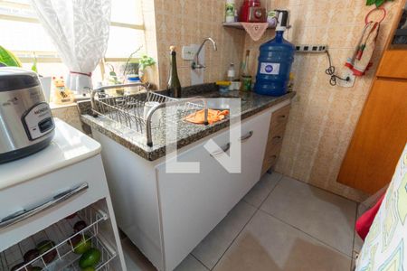 Casa à venda com 180m², 2 quartos e sem vaga Casa à venda com 180m², 2 quartos e sem vagaCozinha -Casa 3