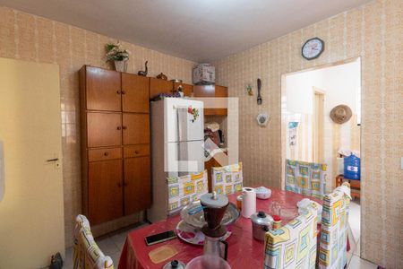 Casa à venda com 180m², 2 quartos e sem vaga Casa à venda com 180m², 2 quartos e sem vagaCozinha -Casa 3