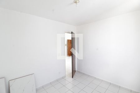 Quarto 2 de apartamento para alugar com 2 quartos, 48m² em Laranjeiras, Uberlândia