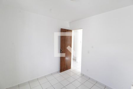 Quarto 1 de apartamento para alugar com 2 quartos, 48m² em Laranjeiras, Uberlândia