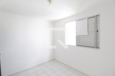 Quarto 2 de apartamento para alugar com 2 quartos, 48m² em Laranjeiras, Uberlândia