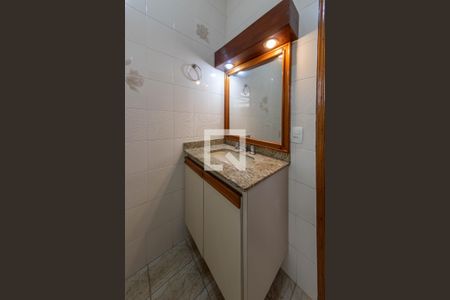 Banheiro de casa para alugar com 1 quarto, 60m² em Parque São Lucas, São Paulo