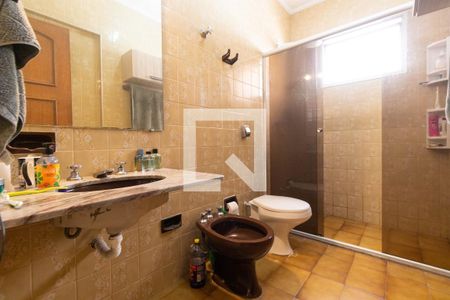 Banheiro de apartamento à venda com 1 quarto, 58m² em Cambuí, Campinas