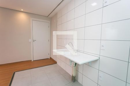sala/cozinha de apartamento para alugar com 2 quartos, 42m² em Vila Plana, São Paulo