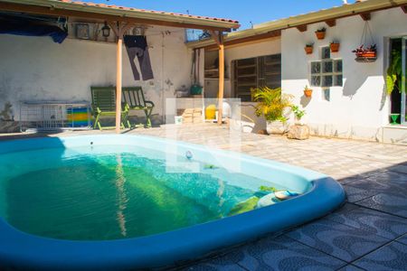 Casa à venda com 120m², 3 quartos e 3 vagas Casa à venda com 120m², 3 quartos e 3 vagasQuintal com piscina