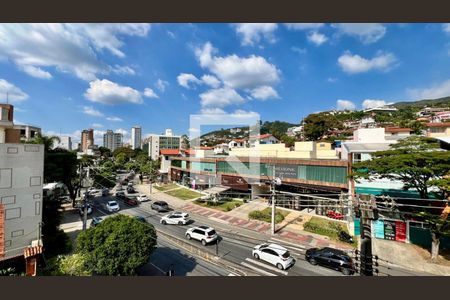 Apartamento para alugar com 320m², 5 quartos e 2 vagasVista