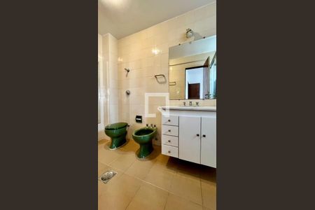 Apartamento para alugar com 320m², 5 quartos e 2 vagasBanheiro