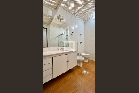 Apartamento para alugar com 320m², 5 quartos e 2 vagasBanheiro 3