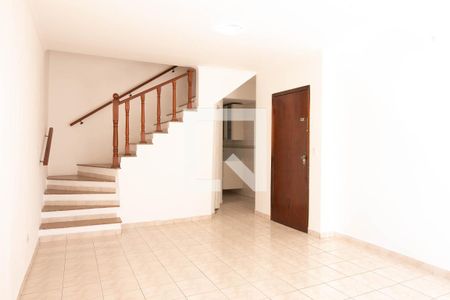 Sala de casa de condomínio para alugar com 2 quartos, 150m² em Vila Eldízia, Santo André