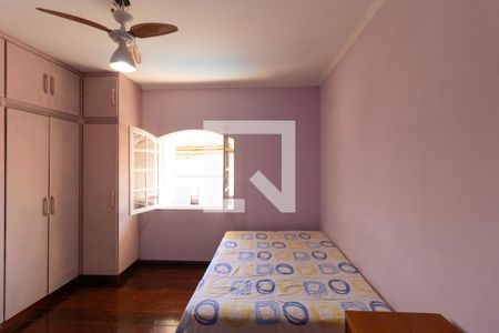 Casa à venda com 416m², 3 quartos e 8 vagasQuarto 02