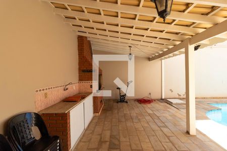 Casa à venda com 416m², 3 quartos e 8 vagasChurrasqueira